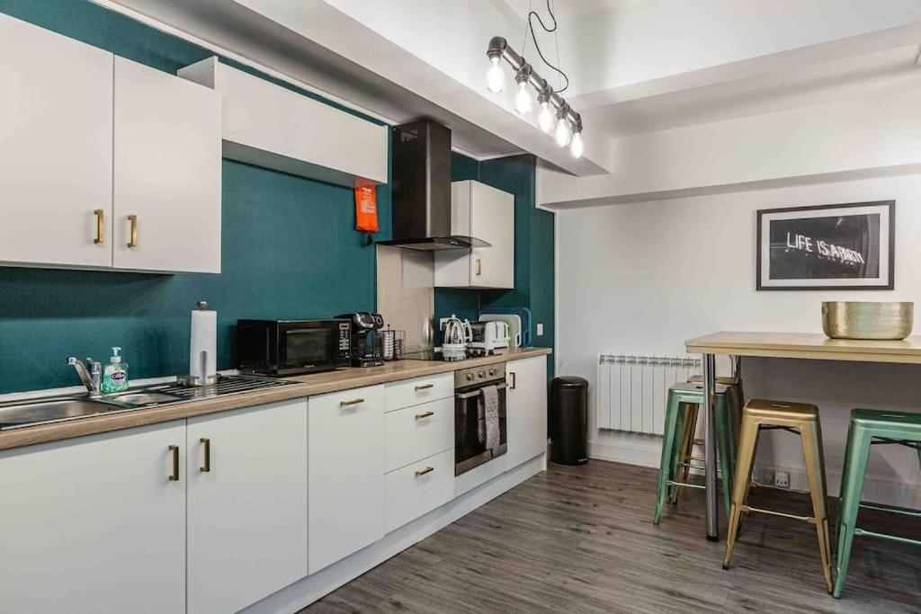 Vip City Centre Apartment With Secure Free Parking Liverpool Exterior photo